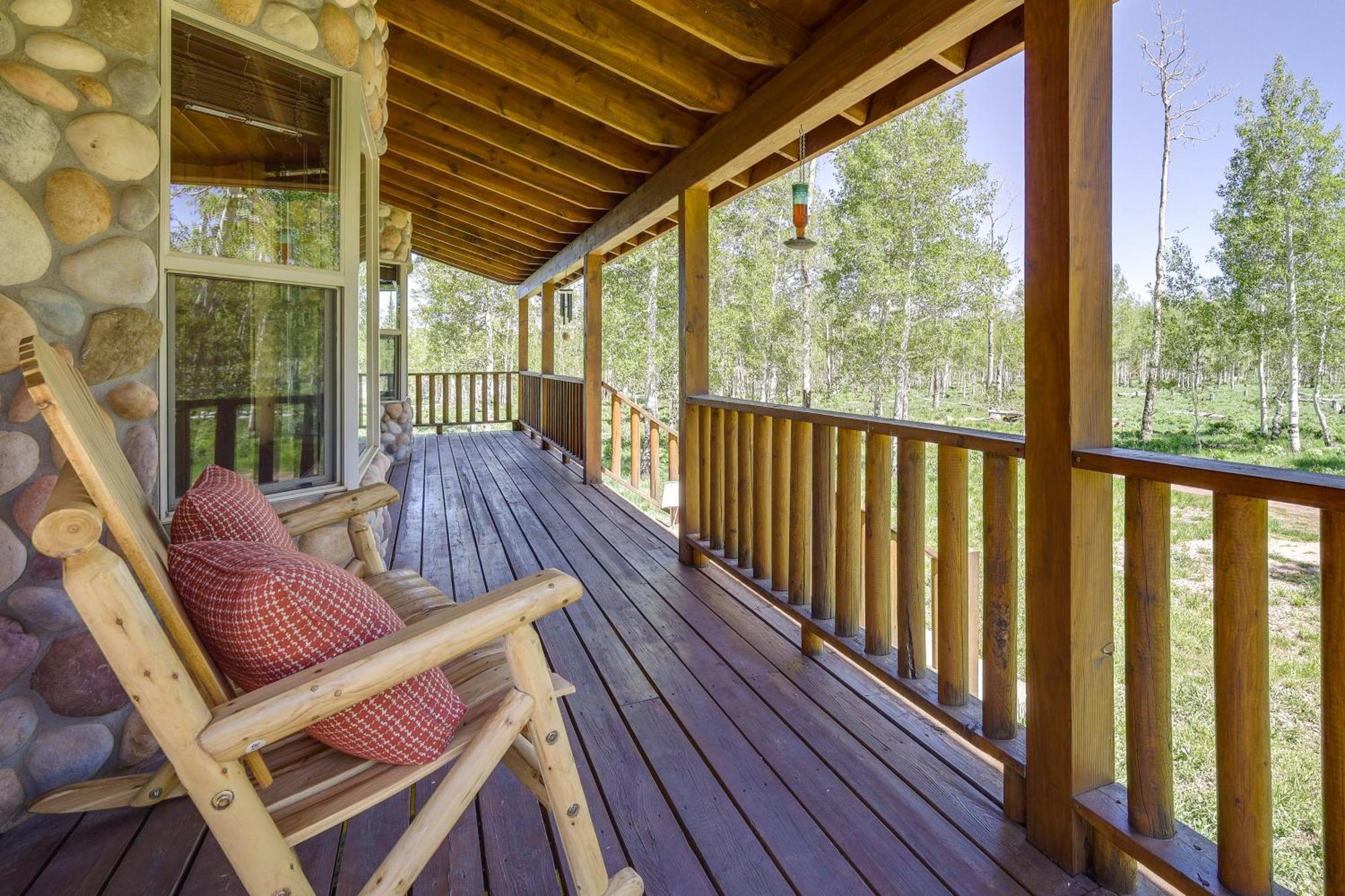 Remote Cedar City Cabin With Deck, Views, Fireplaces Buitenkant foto